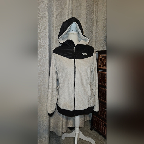 The North Face Jackets & Blazers - Northface fleece hooded jacket. Black/Cream women's size Large
